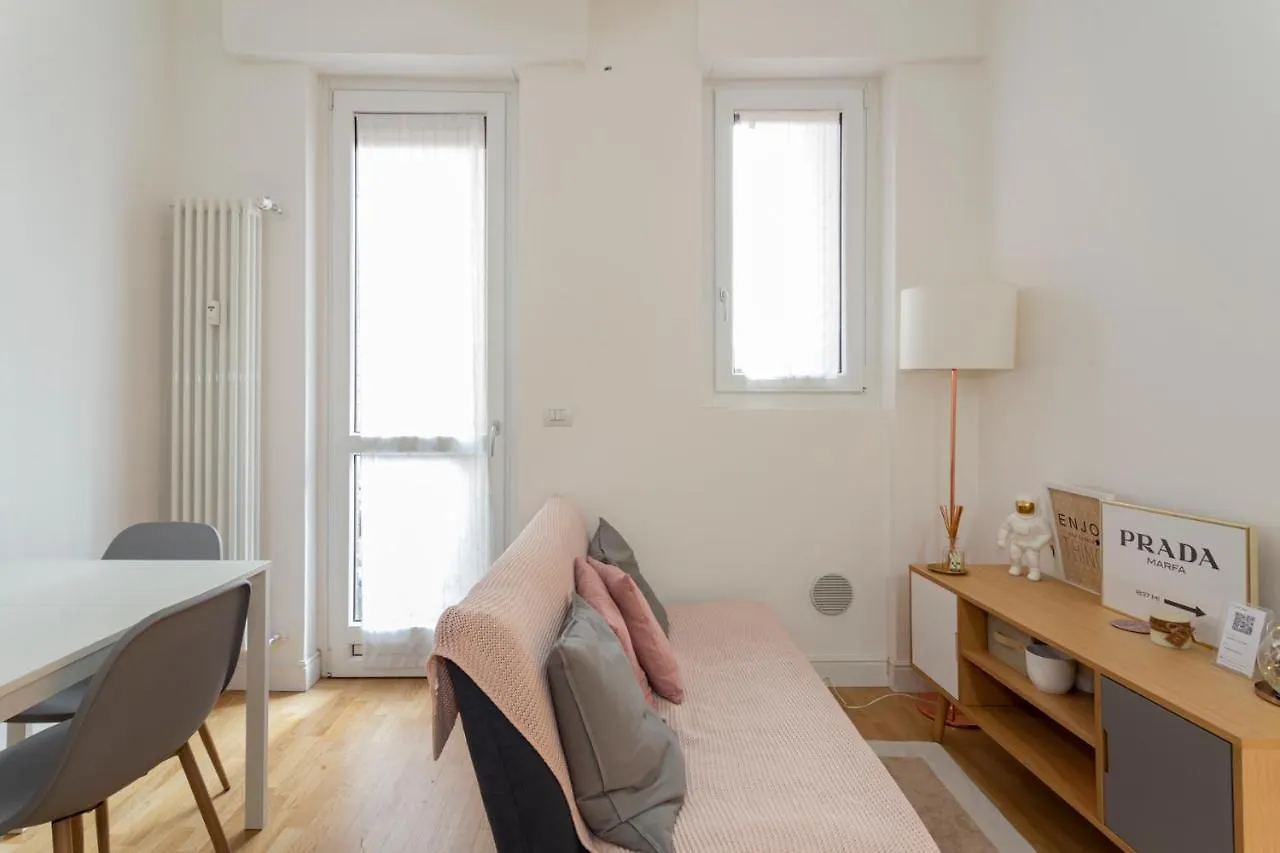 Apartment Comodo Appartamento Vicino A Stazione Centrale - Brianza Master Guest Milan