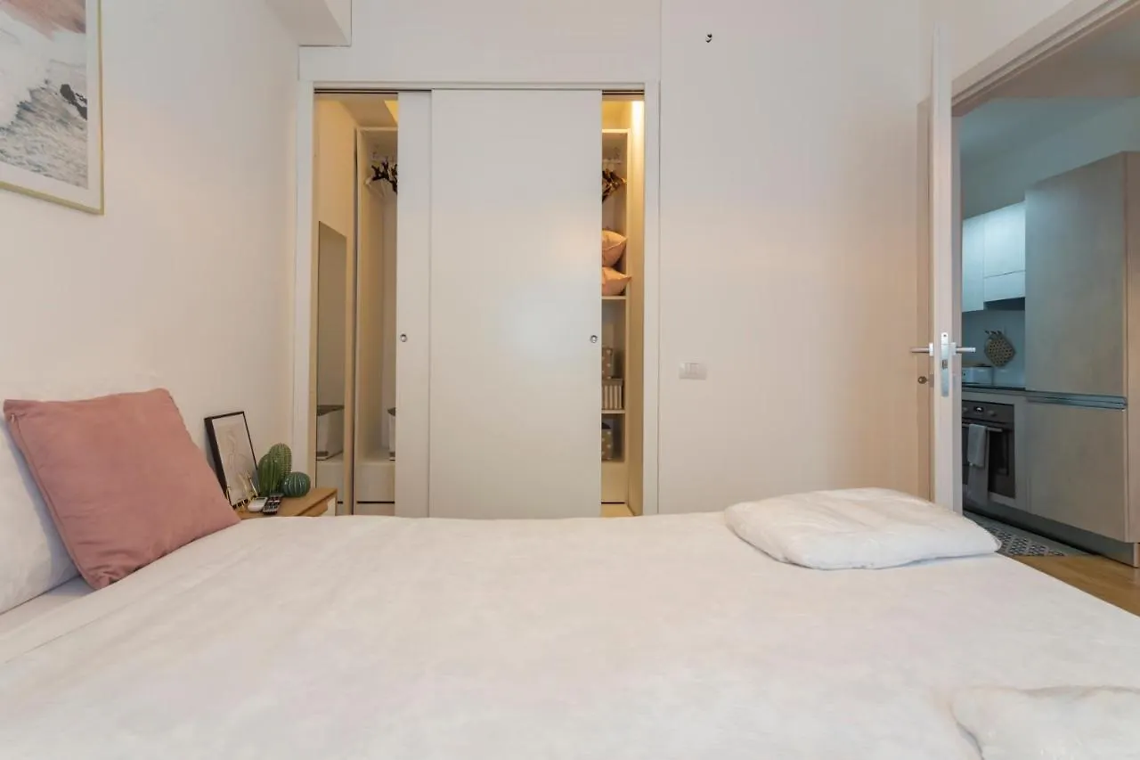 Comodo Appartamento Vicino A Stazione Centrale - Brianza Master Guest Milan Apartment