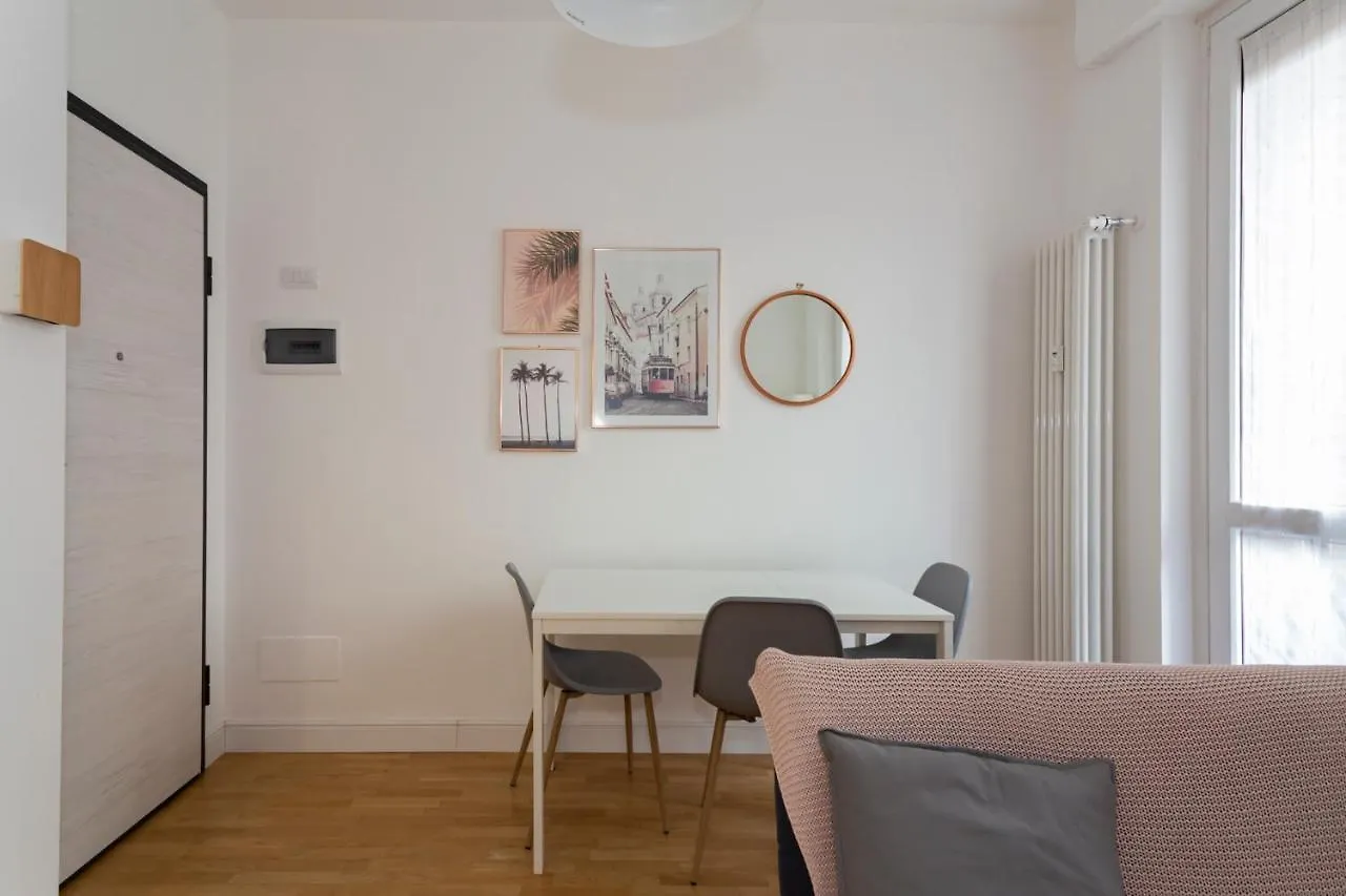Apartment Comodo Appartamento Vicino A Stazione Centrale - Brianza Master Guest Milan Italy
